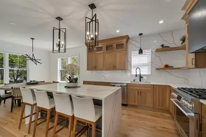 22 Harvard St, Somerville, MA 02143 - Photo 4