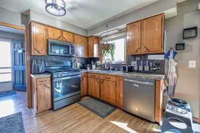 321 Embert St, Fall River, MA 02721 - Photo 4