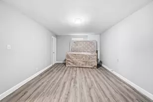 253 Lexington St, Woburn, MA 01801 - Photo 22
