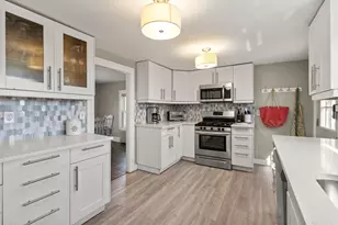 10 Trenton St, Yarmouth, MA 02673 - Photo 8