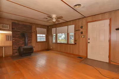 82 Lowell St., Woburn, MA 01801 - Photo 10