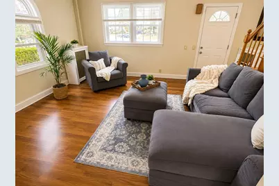 8 Essex St, Swampscott, MA 01907 - Photo 2
