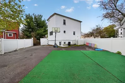 8 Essex St, Swampscott, MA 01907 - Photo 12