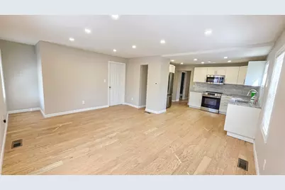 44 Vernon St, Rockland, MA 02370 - Photo 4