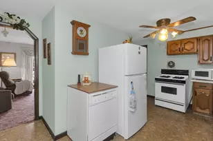 111 Woodcrest Cir, Chicopee, MA 01020 - Photo 8