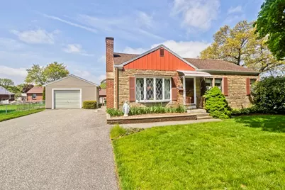 111 Woodcrest Circle, Chicopee, MA 01020 - Photo 2