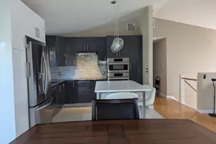 52 Alford St, New Bedford, MA 02745 - Photo 10