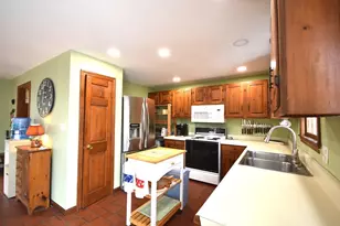 17 Old Colony Ave, Wareham, MA 02571 - Photo 8