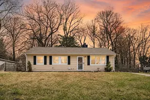 5 Crestwood Ave, Plainville, MA 02762 - Photo 2