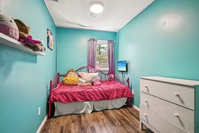 5 Crestwood Ave, Plainville, MA 02762 - Photo 16