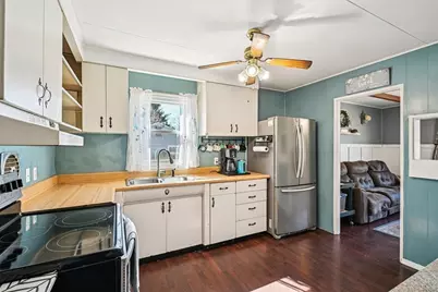 5 Crestwood Ave, Plainville, MA 02762 - Photo 4