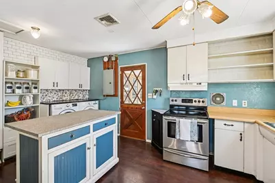 5 Crestwood Ave, Plainville, MA 02762 - Photo 6