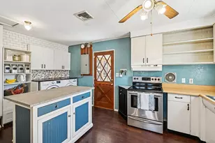 5 Crestwood Ave, Plainville, MA 02762 - Photo 6