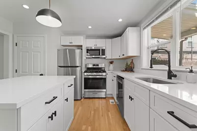 9 Dexter, Boston, MA 02127 - Photo 2