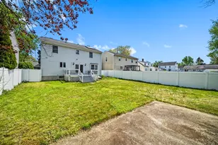 84 Wheeler Ave, Springfield, MA 01118 - Photo 12