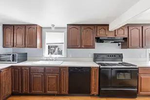 609 Willard St, Leominster, MA 01453 - Photo 6