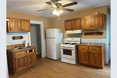 194-196 W Franklin St #2, Holyoke, MA 01040 - Photo 2