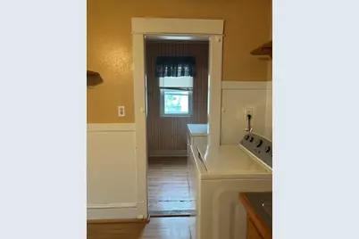 194-196 W Franklin St #2, Holyoke, MA 01040 - Photo 4