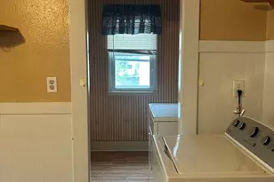 194-196 W Franklin St, Holyoke, MA 01040 - Photo 4