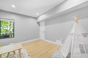 284 Webster St, Newton, MA 02466 - Photo 14