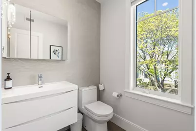 80 Verndale St #80, Brookline, MA 02446 - Photo 12