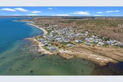 17 Island St, Mattapoisett, MA 02739 - Photo 2