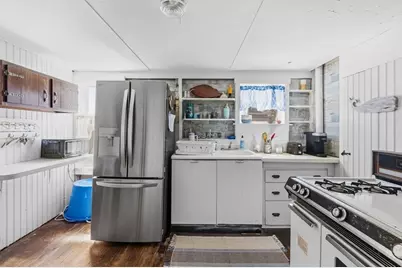 17 Island St, Mattapoisett, MA 02739 - Photo 12