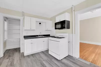 242 Fort Pleasant Ave, Springfield, MA 01108 - Photo 8