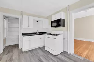 242 Fort Pleasant Ave, Springfield, MA 01108 - Photo 8