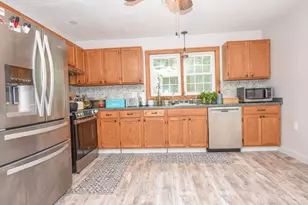 325 River St, Halifax, MA 02338 - Photo 4