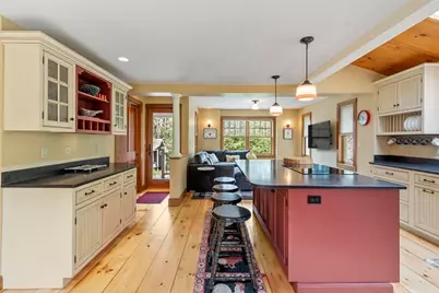 2 Knox Ave, Groveland, MA 01834 - Photo 10