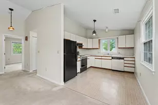 621 S Main St, Haverhill, MA 01835 - Photo 8