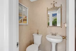 4 Coffin Ct, Newburyport, MA 01950 - Photo 18