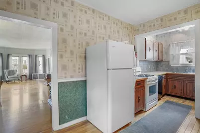 122 S Walker St, Lowell, MA 01851 - Photo 12