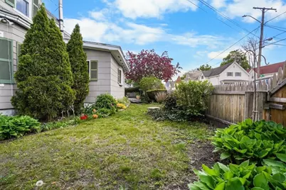 122 S Walker St, Lowell, MA 01851 - Photo 8
