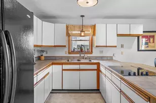 122 S Walker St, Lowell, MA 01851 - Photo 34