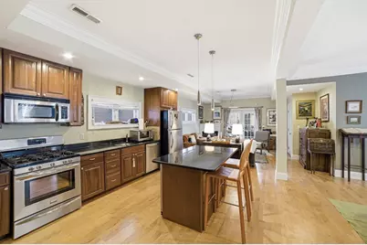 5 Mount Vernon St #2, Boston, MA 02125 - Photo 2