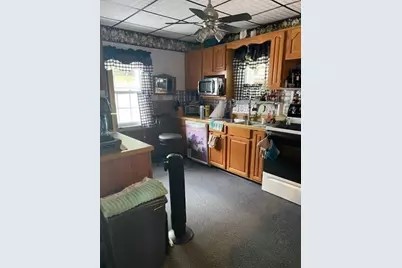 27 A-B Grafton St, Millbury, MA 01527 - Photo 8