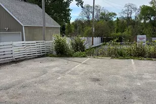 14 Sheridan St, Chicopee, MA 01020 - Photo 4