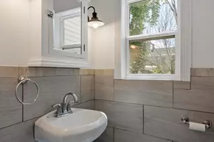 36 Chestnut St, Marlborough, MA 01752 - Photo 12