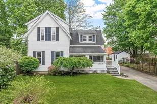 36 Chestnut St, Marlborough, MA 01752 - Photo 2