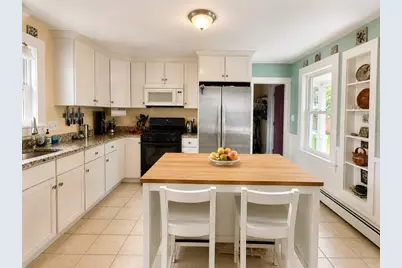 27 Holyoke St, Easthampton, MA 01027 - Photo 6