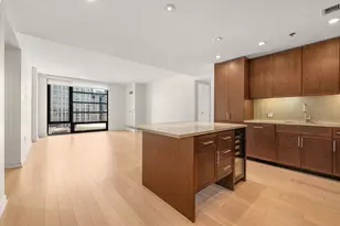 580 Washington St, Boston, MA 02111 - Photo 1