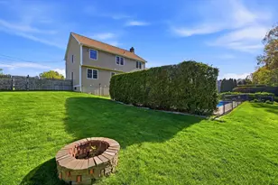 17 Wild Flower Cir, Westfield, MA 01085 - Photo 10