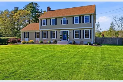 17 Wildflower Cir, Westfield, MA 01085 - Photo 2