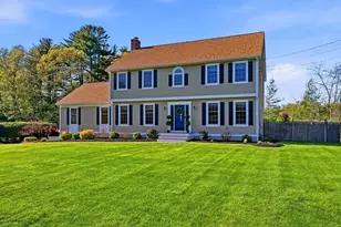 17 Wild Flower Cir, Westfield, MA 01085 - Photo 2