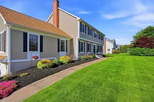 17 Wild Flower Cir, Westfield, MA 01085 - Photo 6