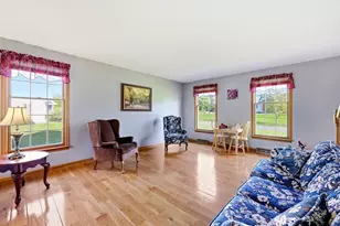 17 Wild Flower Cir, Westfield, MA 01085 - Photo 24