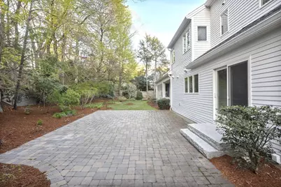 1 Croftdale Rd, Newton, MA 02464 - Photo 4