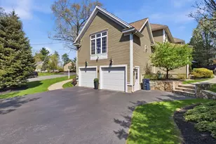 7 Rock O Dundee Rd, Andover, MA 01810 - Photo 4